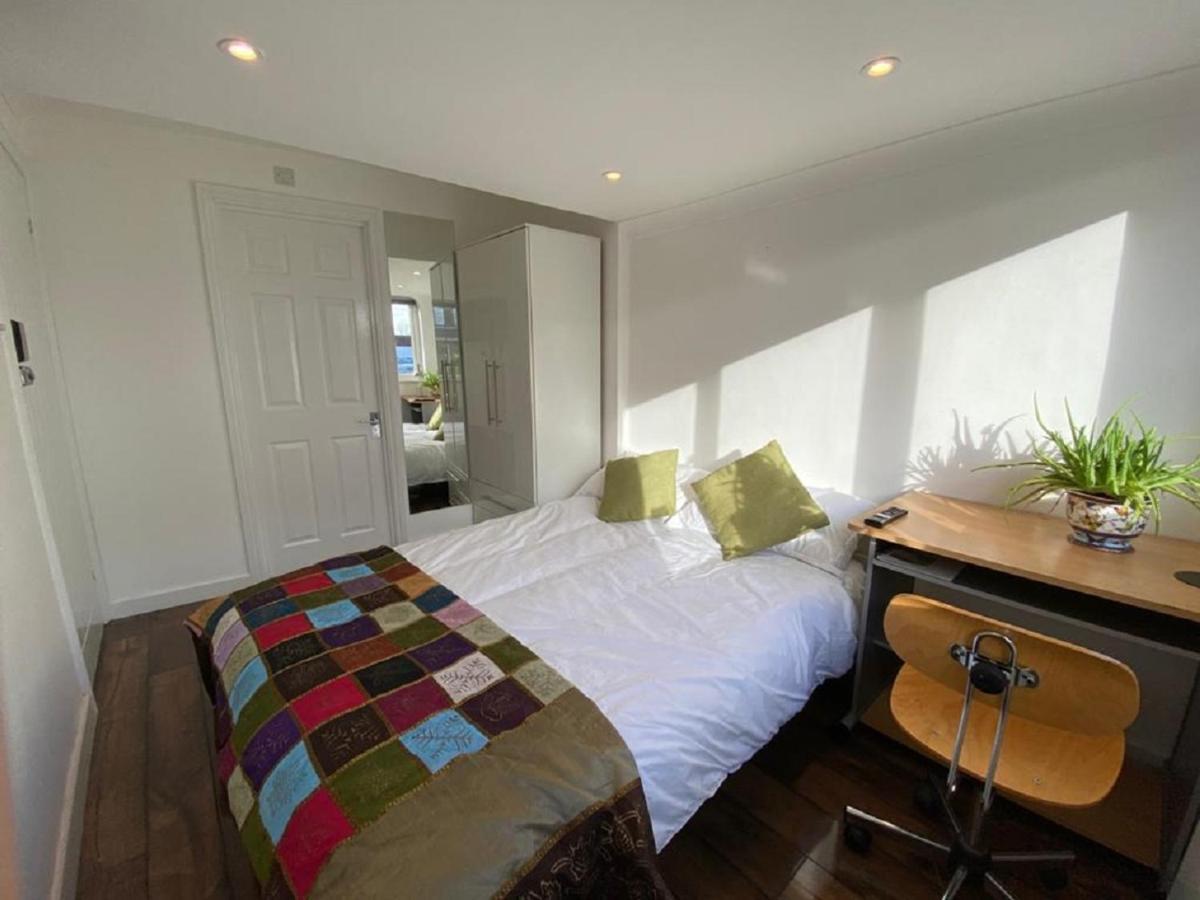 Lovely Homes Aylesbury  Bagian luar foto