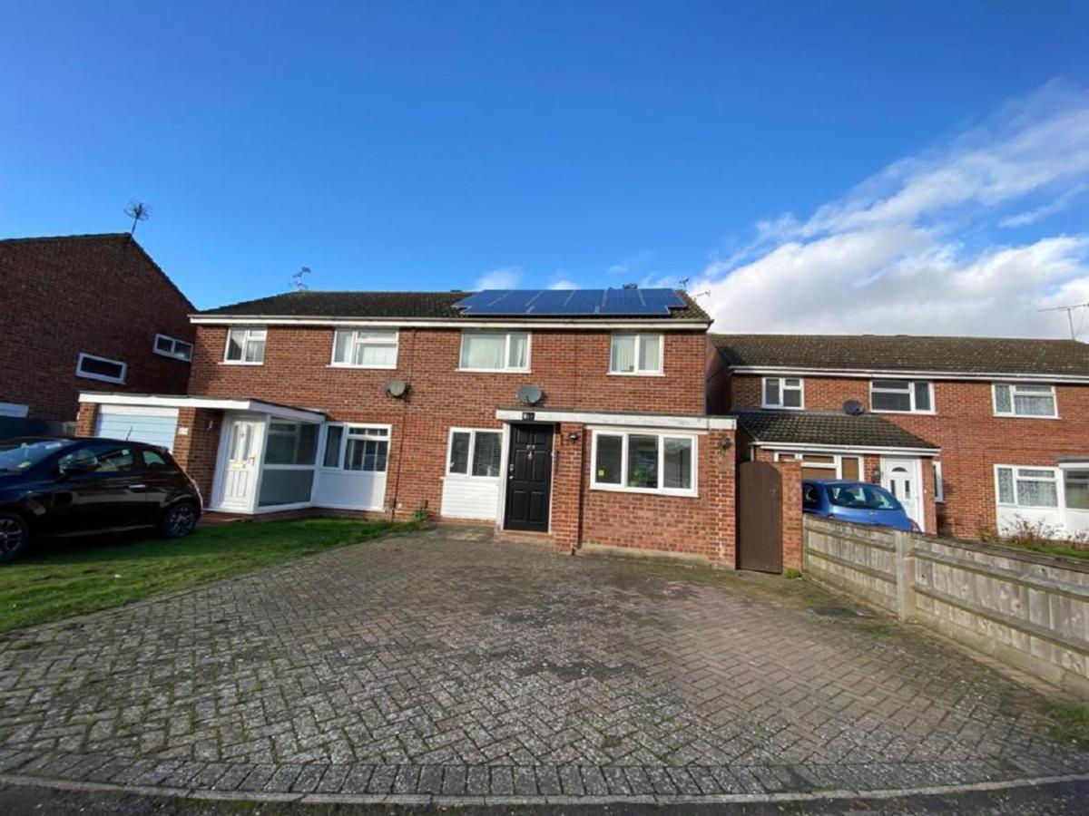 Lovely Homes Aylesbury  Bagian luar foto