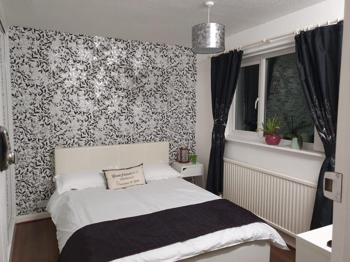 Lovely Homes Aylesbury  Bagian luar foto