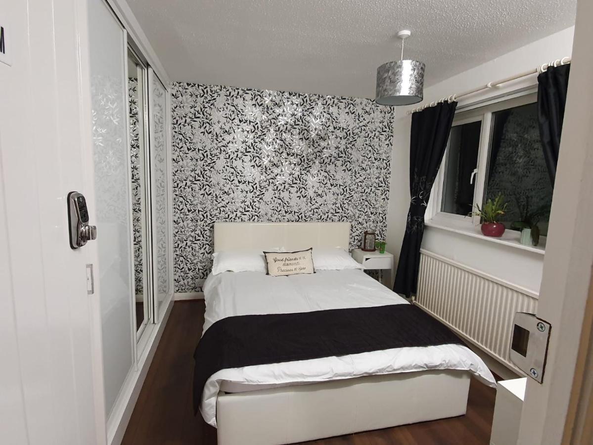 Lovely Homes Aylesbury  Bagian luar foto