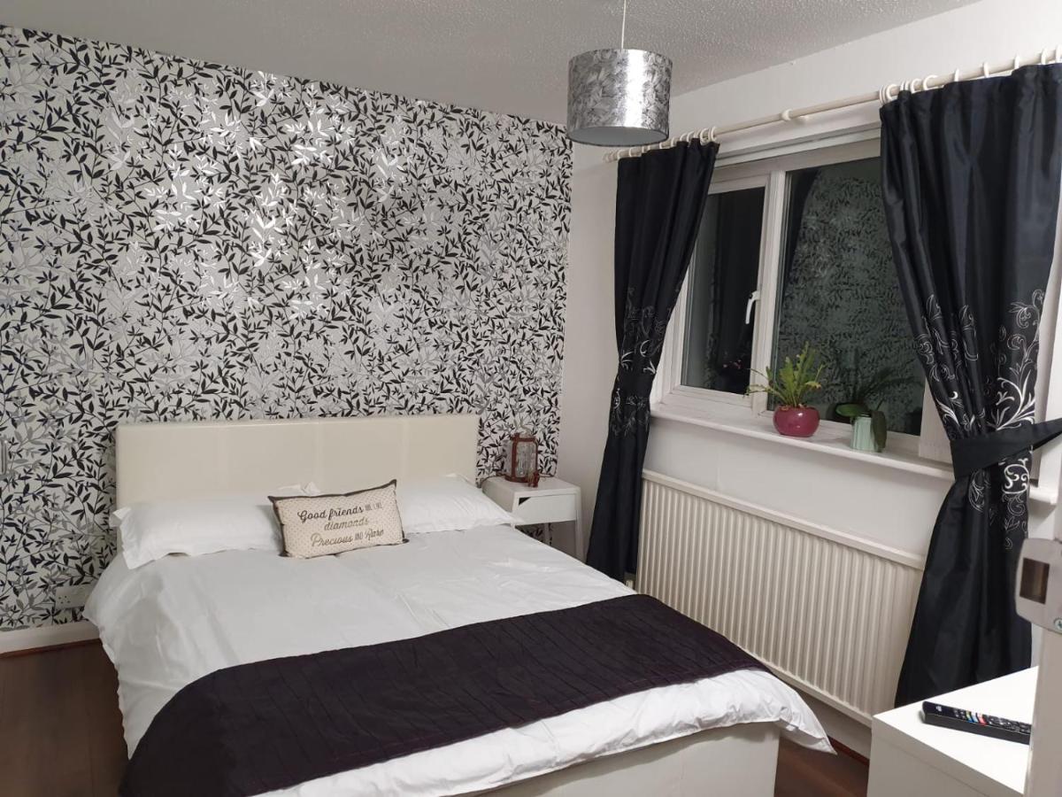 Lovely Homes Aylesbury  Bagian luar foto